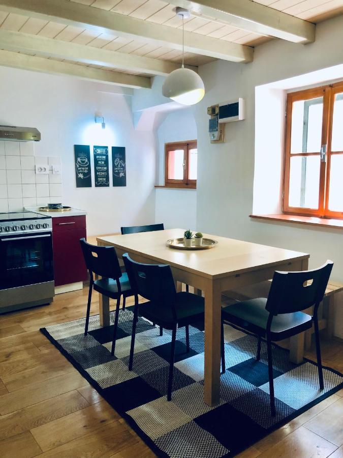 Seayou!***Charming 1-Bedroom Rental Unit In The Old City Center Of Cres Buitenkant foto