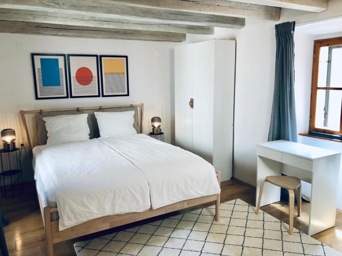 Seayou!***Charming 1-Bedroom Rental Unit In The Old City Center Of Cres Buitenkant foto